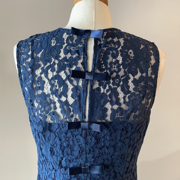 NWOT NY & company EVA MENDEZ NAVY FLORAL LACE OVERLAY Formal dress size 8 NAVY - Picture 4 of 16